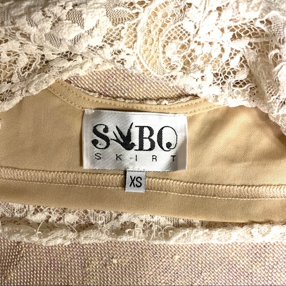 SOLD 🛑 Sabo Skirt | Lace Scoop Back Crop Top - Picture 6 of 7